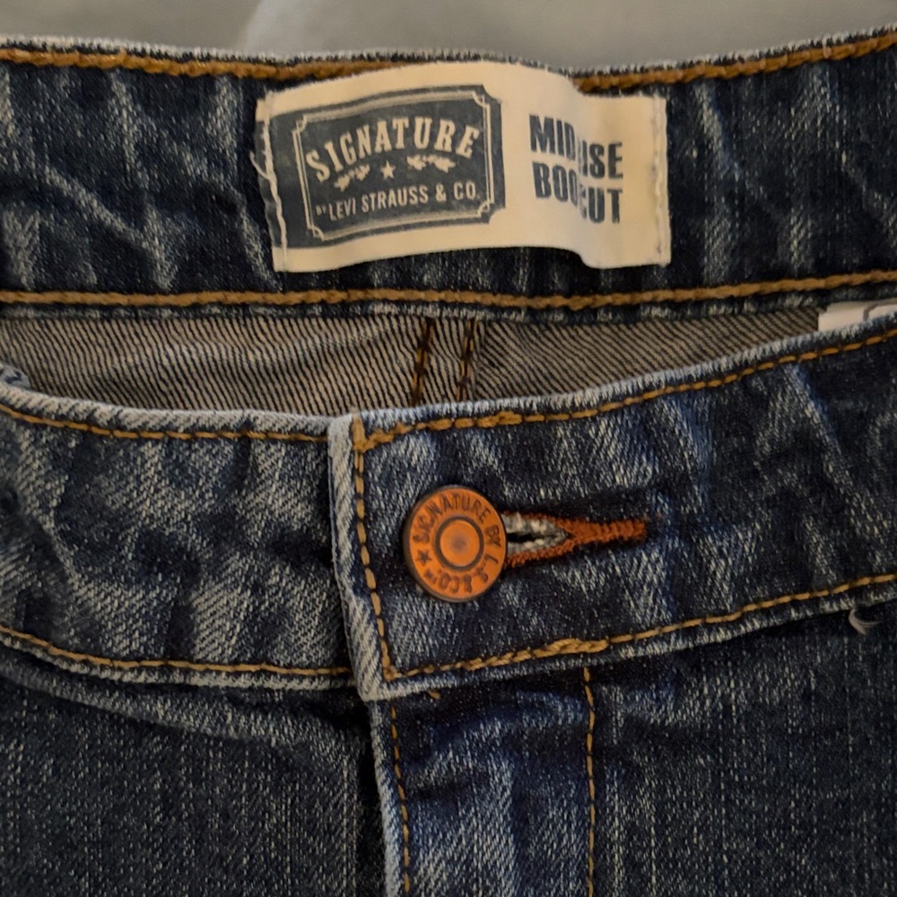 Levi's Signature Mid-Rise Bootcut Jeans - Dark Blue